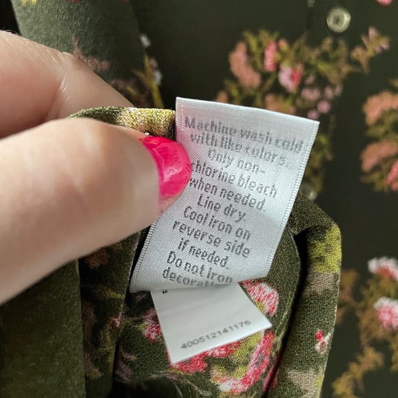 Lauren Conrad cold shoulder long sleeved top - Picture 5 of 10